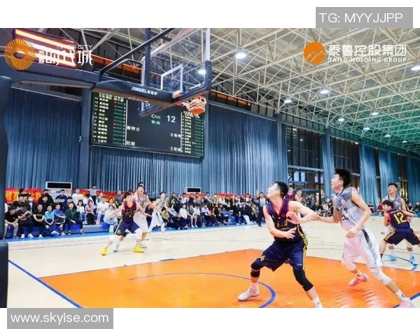 武汉篮球队在精英赛中的力量展现与战术分析 武汉篮球队在精英赛中的力量展现与战术分析