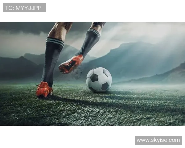 足球明星抱胸庆祝瞬间展现自信与荣耀的完美结合