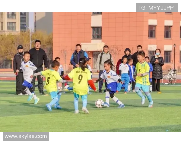 追逐绿茵梦想的少年心声:我想成为足球明星的奋斗历程与坚持 追逐绿茵梦想的少年心声:我想成为足球明星的奋斗历程与坚持