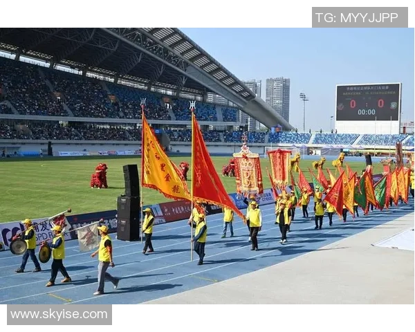 香港足球明星队组合展现团结力量与竞技精神的精彩瞬间